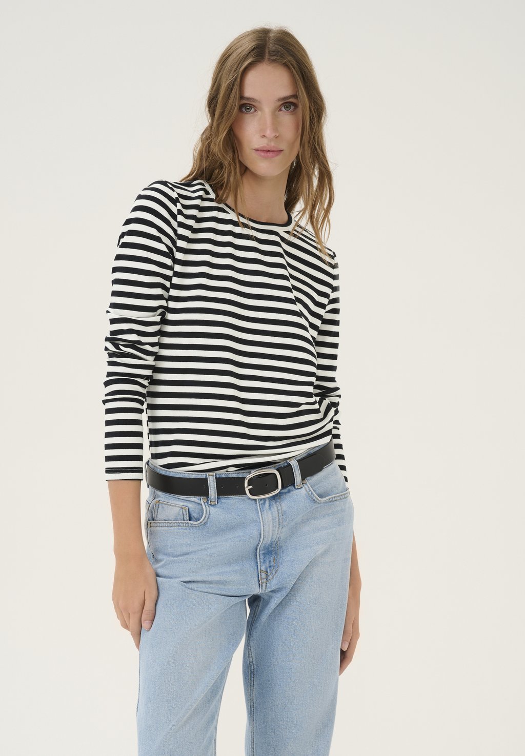 Топ с длинными рукавами DANA My Essential Wardrobe, черный
Топ с длинными рукавами DANA My Essential Wardrobe, черный