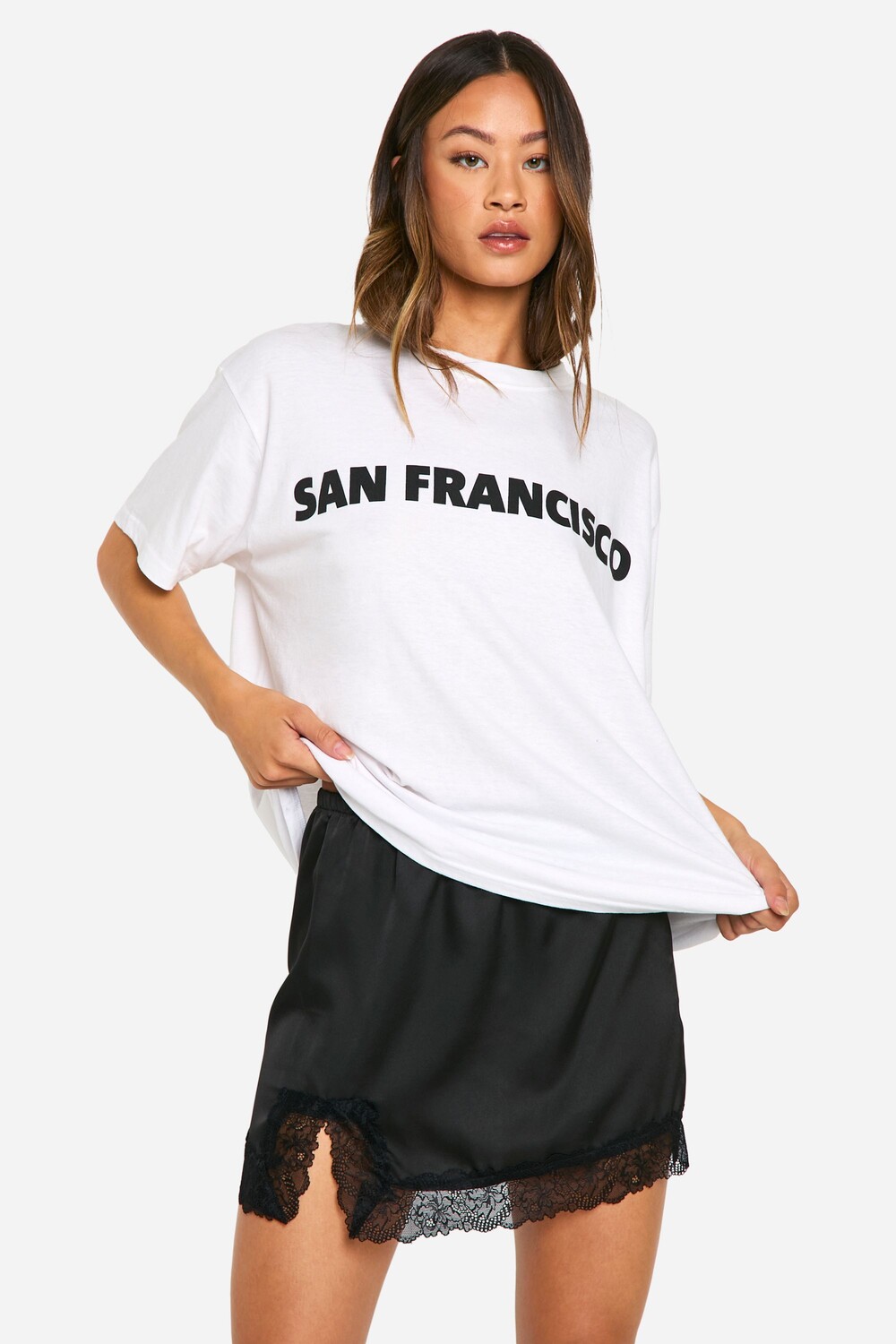 Мини-юбка атласная Boohoo с кружевной отделкой, черный
Мини-юбка атласная Boohoo с кружевной отделкой, черный