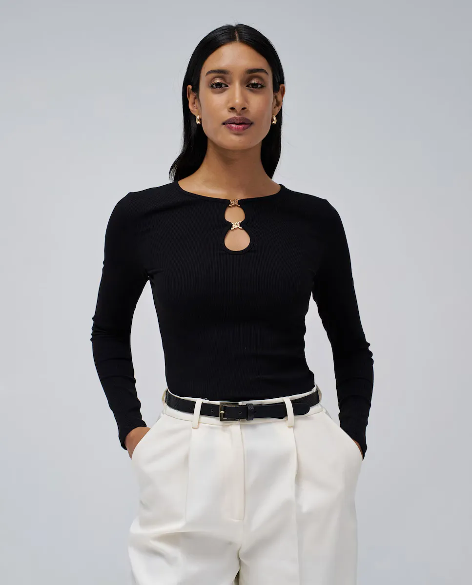 Женский свитер тонкой вязки с вырезами на груди Salsa Jeans, черный
Женский свитер тонкой вязки с вырезами на груди Salsa Jeans, черный