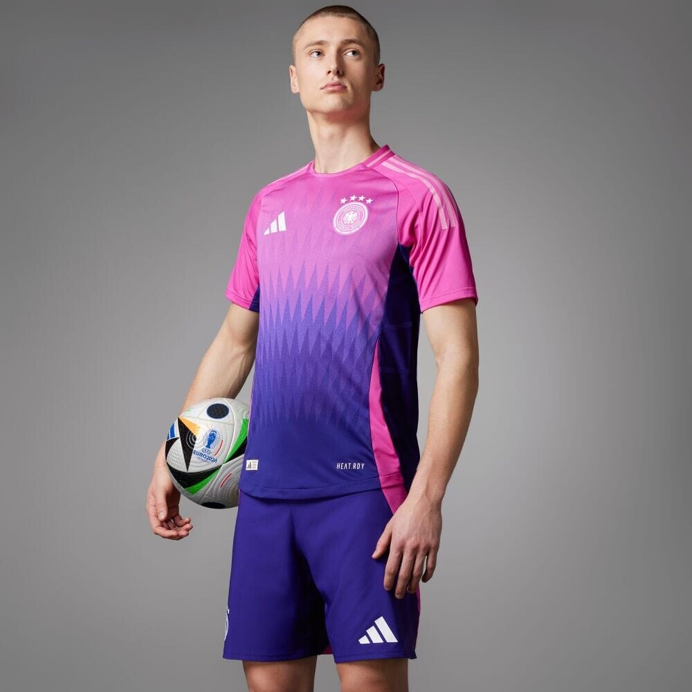 Униформа Adidas Germany 2024 Away Authentic Jersey, цвет Semi-Solid Fuchsia/Team College Purple
Униформа Adidas Germany 2024 Away Authentic Jersey, цвет Semi-Solid Fuchsia/Team College Purple