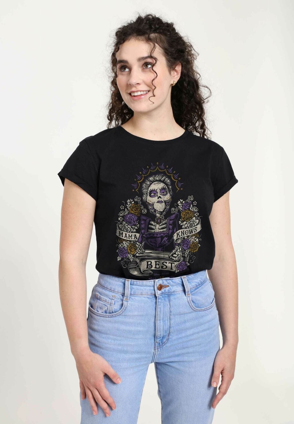 Футболка с принтом COCO MAMA KNOWS Disney, черный
Футболка с принтом COCO MAMA KNOWS Disney, черный