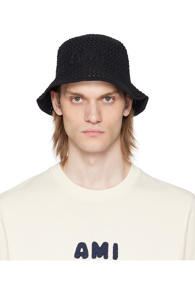 Вязаная панама с аппликацией 'ami' Ami Paris, черный
Вязаная панама с аппликацией 'ami' Ami Paris, черный