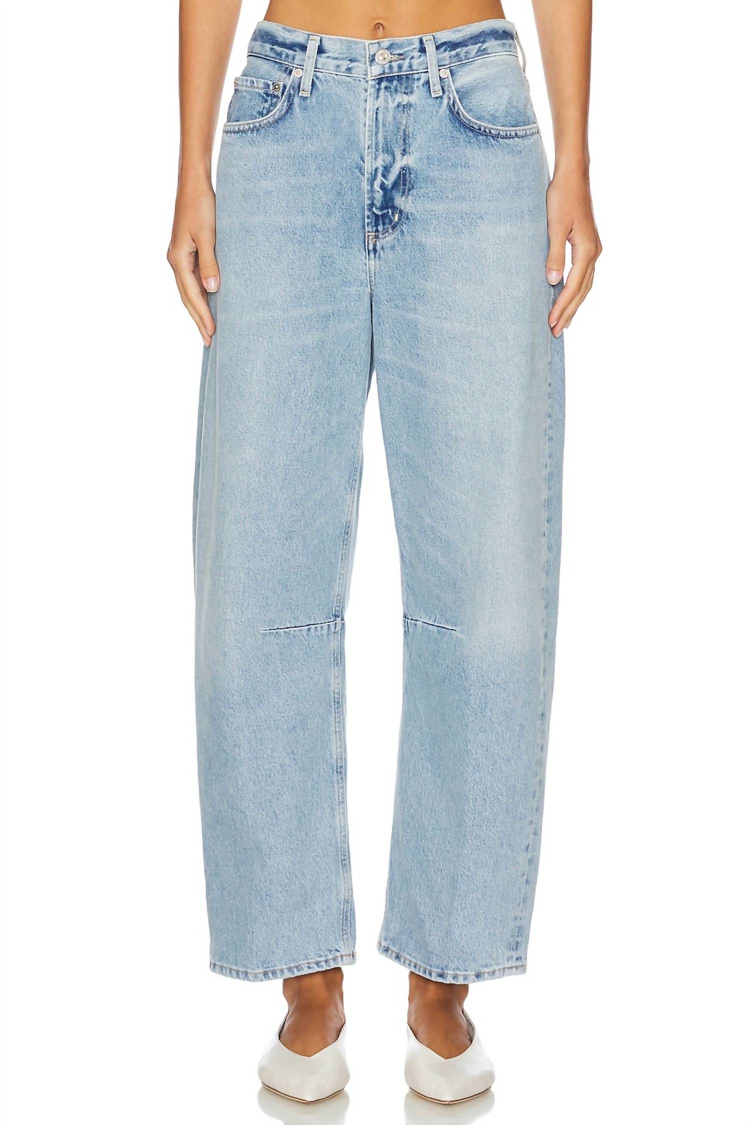 Джинсы Miro Relaxed Wide Leg Jeans в цвете Gemini Citizens of Humanity, gemini
Джинсы Miro Relaxed Wide Leg Jeans в цвете Gemini Citizens of Humanity, gemini