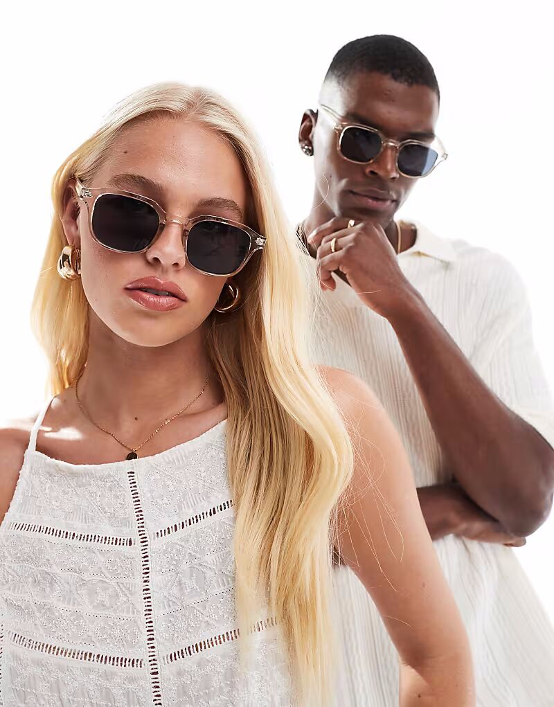 Солнцезащитные очки Aire Serpens квадратной формы из кристаллов
Солнцезащитные очки Aire Serpens квадратной формы из кристаллов