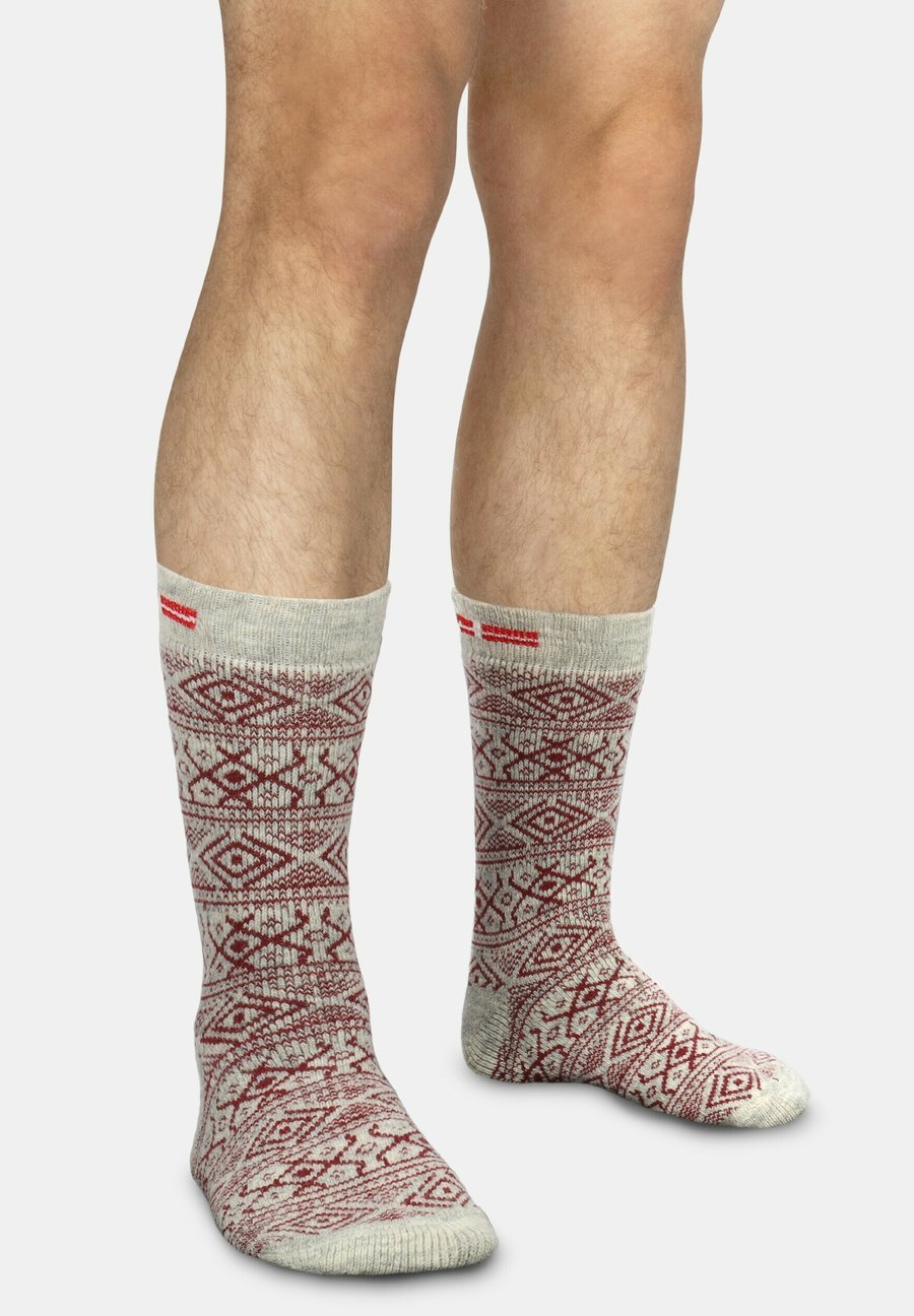 Носки Normani 2 PAAR CANADIEN, Rot/Red
Носки Normani 2 PAAR CANADIEN, Rot/Red