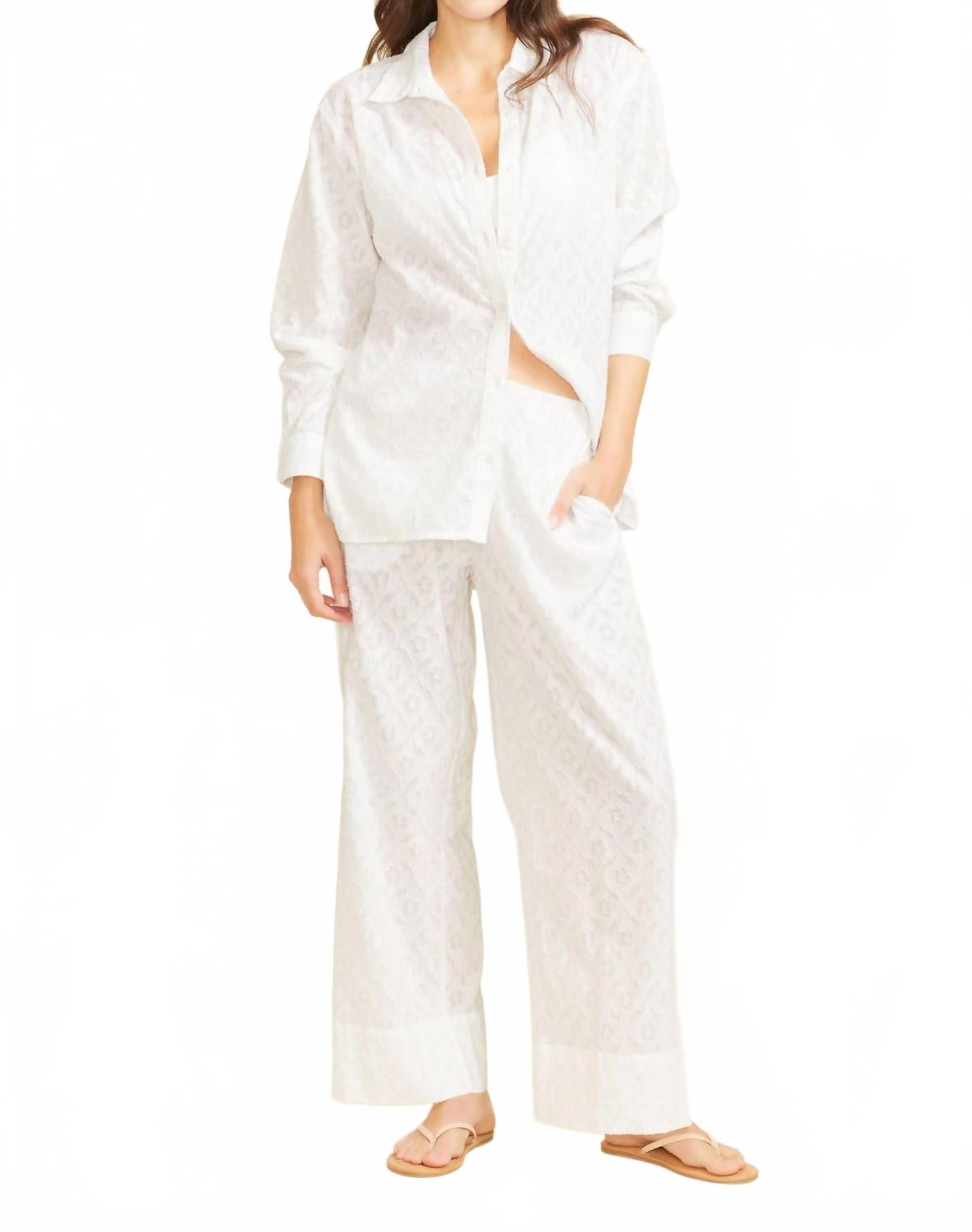 Женская рубашка Siena в белом цвете Sitano
Женская рубашка Siena в белом цвете Sitano