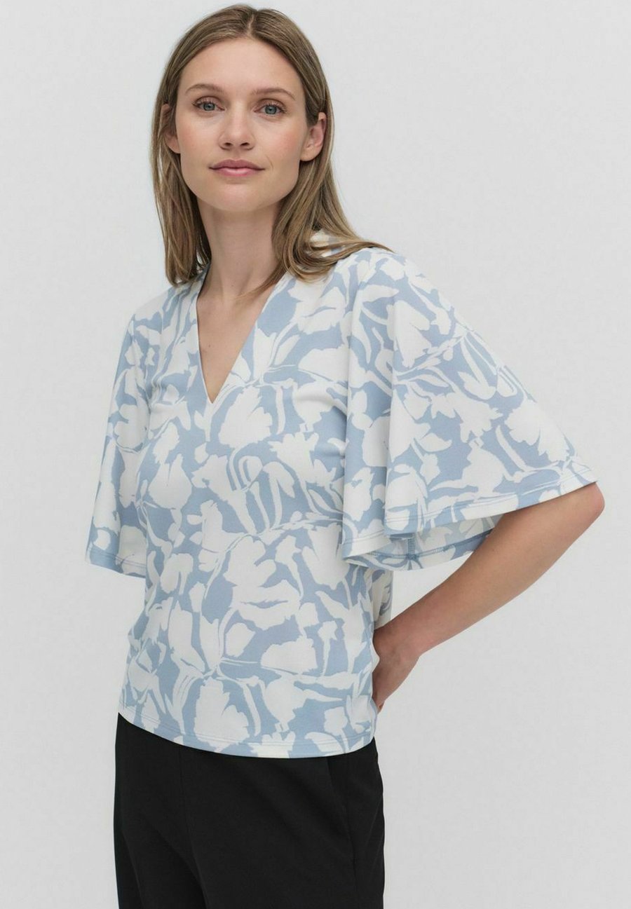 Футболка STOCKH LM LISS CREPE BLOUSE, White Print/Multi-Coloured
Футболка STOCKH LM LISS CREPE BLOUSE, White Print/Multi-Coloured