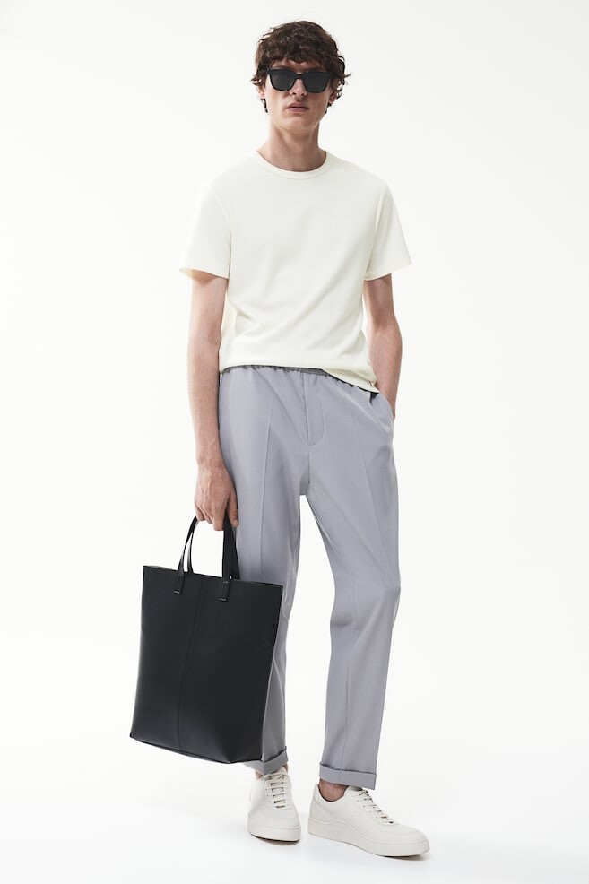 Футболка приталенного кроя H&M, бежевый
Футболка приталенного кроя H&M, бежевый