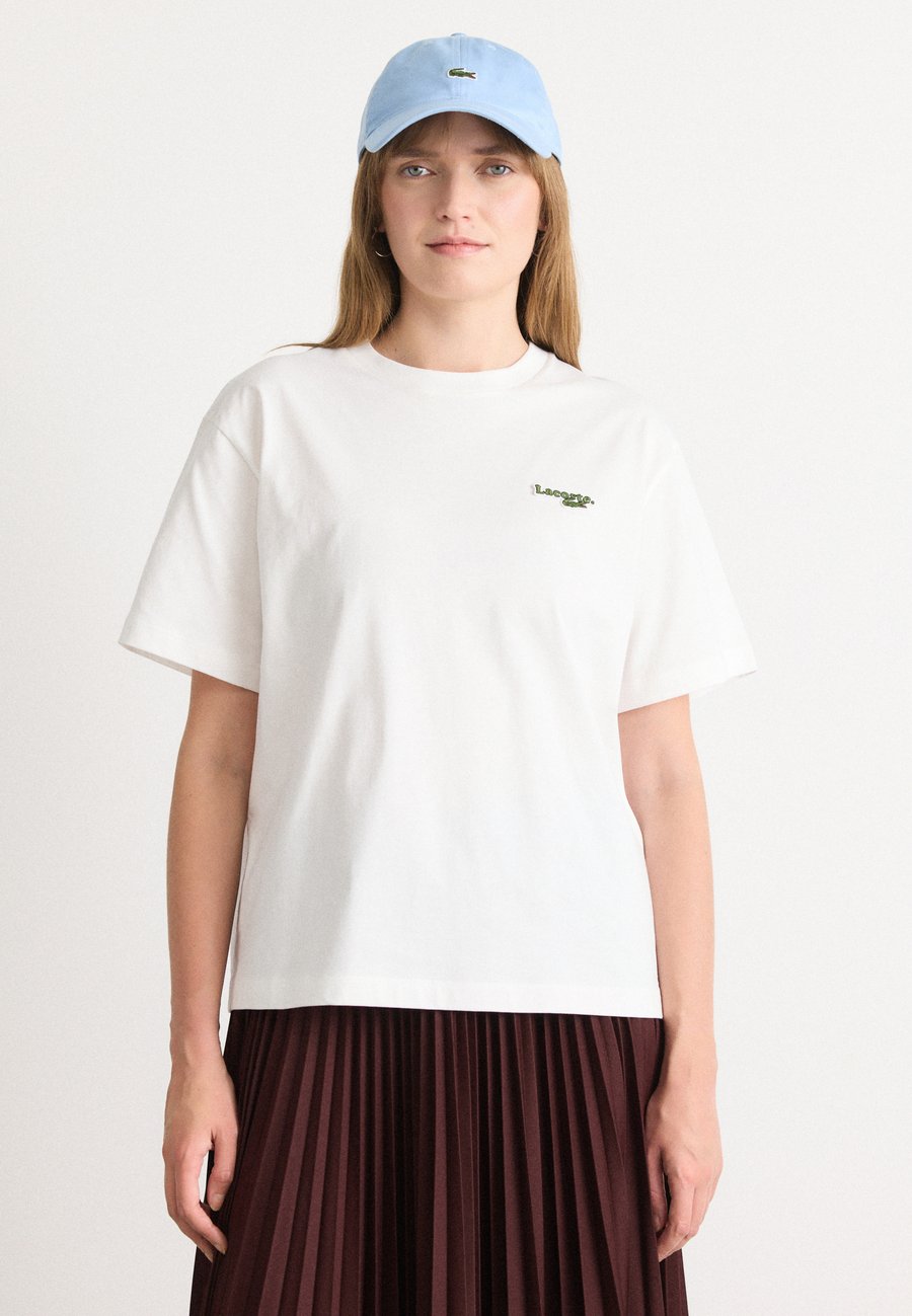 Футболка Lacoste Basic T-shirt, Flour/Off-White
Футболка Lacoste Basic T-shirt, Flour/Off-White