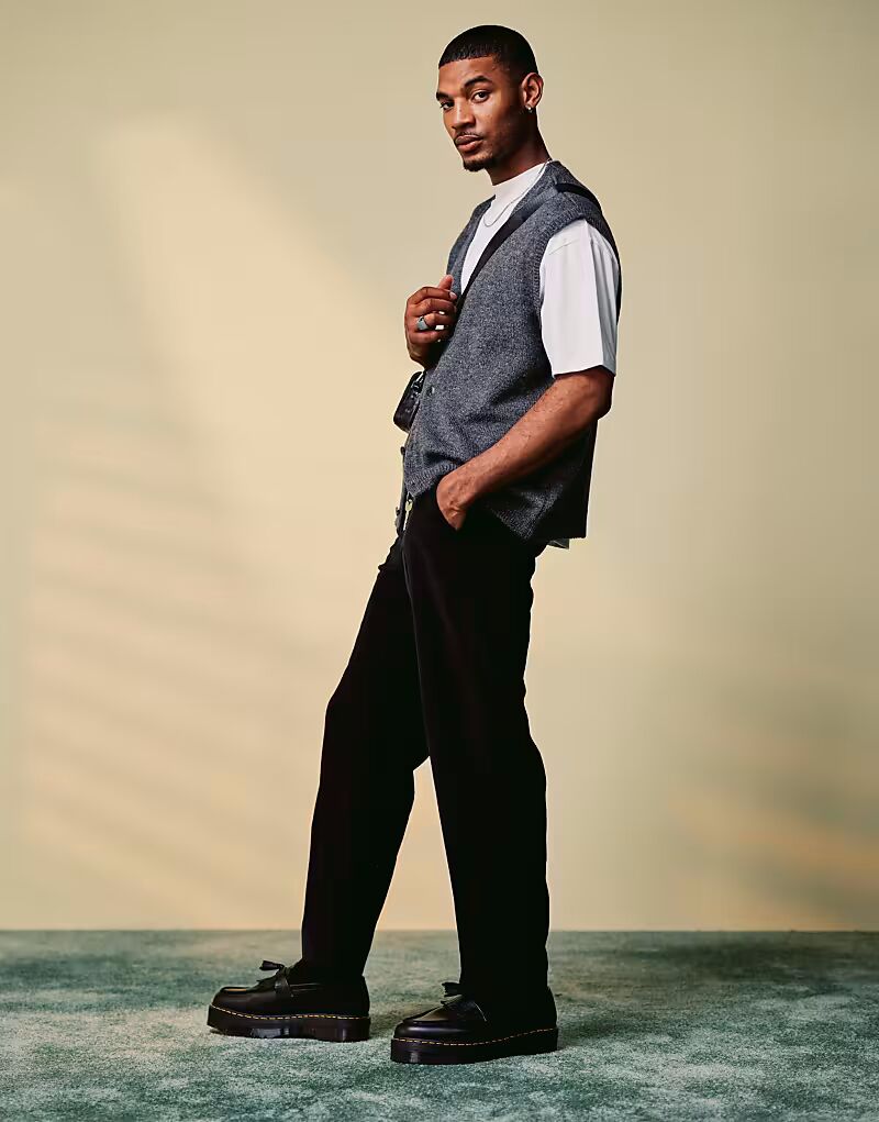 Свободные вельветовые брюки ASOS DESIGN черного цвета
Свободные вельветовые брюки ASOS DESIGN черного цвета