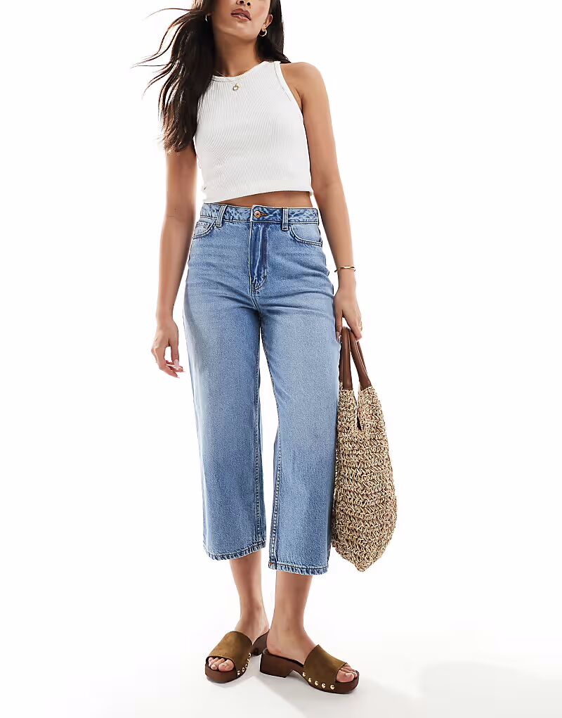 Укороченные джинсы New Look Adalae широкого кроя синего цвета
Укороченные джинсы New Look Adalae широкого кроя синего цвета