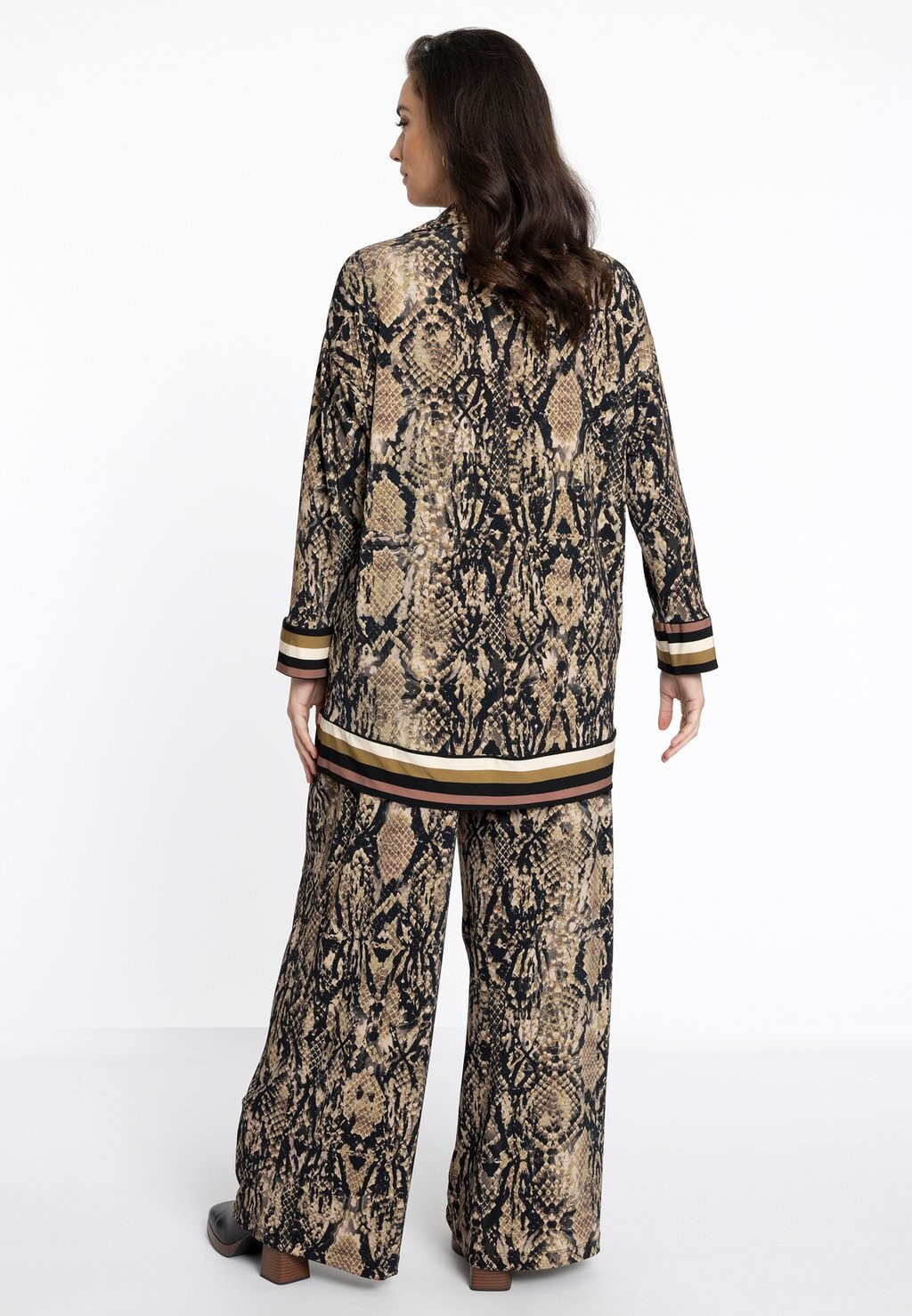 Блузка на пуговицах KRAGEN Yoek, коричневый
Блузка на пуговицах KRAGEN Yoek, коричневый