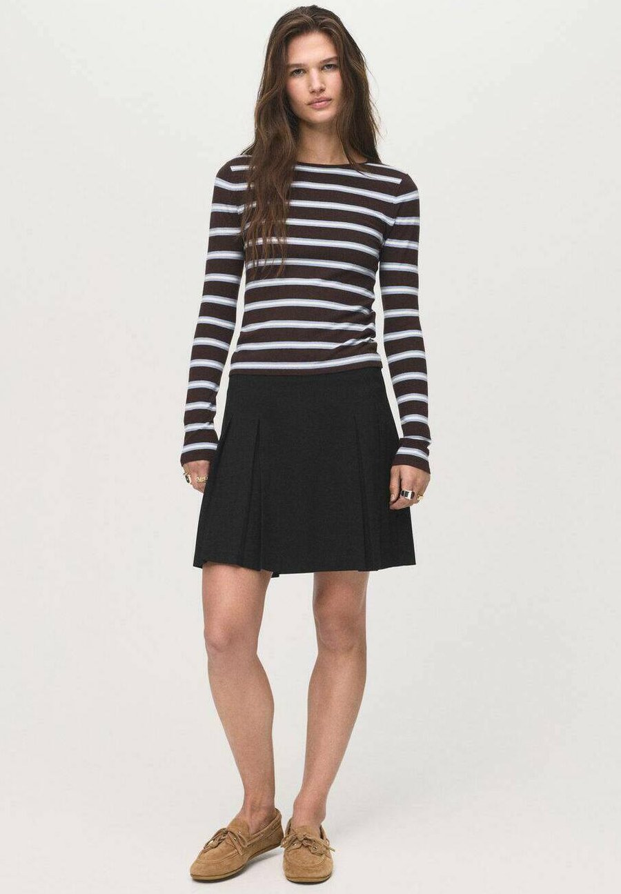 Юбка Mango Pleated skirt, Black
Юбка Mango Pleated skirt, Black