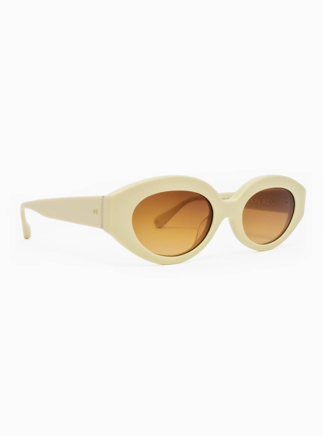 Женские солнцезащитные очки Alyssa 02 в цвете костяной Aperçu Eyewear, Bone
Женские солнцезащитные очки Alyssa 02 в цвете костяной Aperçu Eyewear, Bone