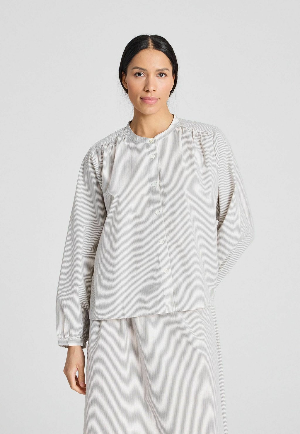 Блузка на пуговицах VILDA GAI+LISVA, бежевый
Блузка на пуговицах VILDA GAI+LISVA, бежевый