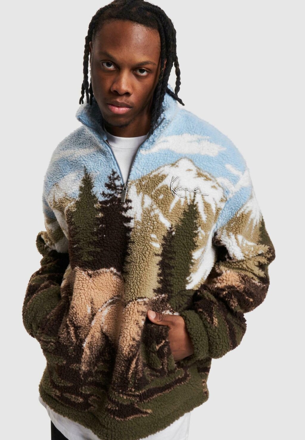Флисовая куртка Karl Kani Signature Landscape Troyer, цвет olive brown blue
Флисовая куртка Karl Kani Signature Landscape Troyer, цвет olive brown blue