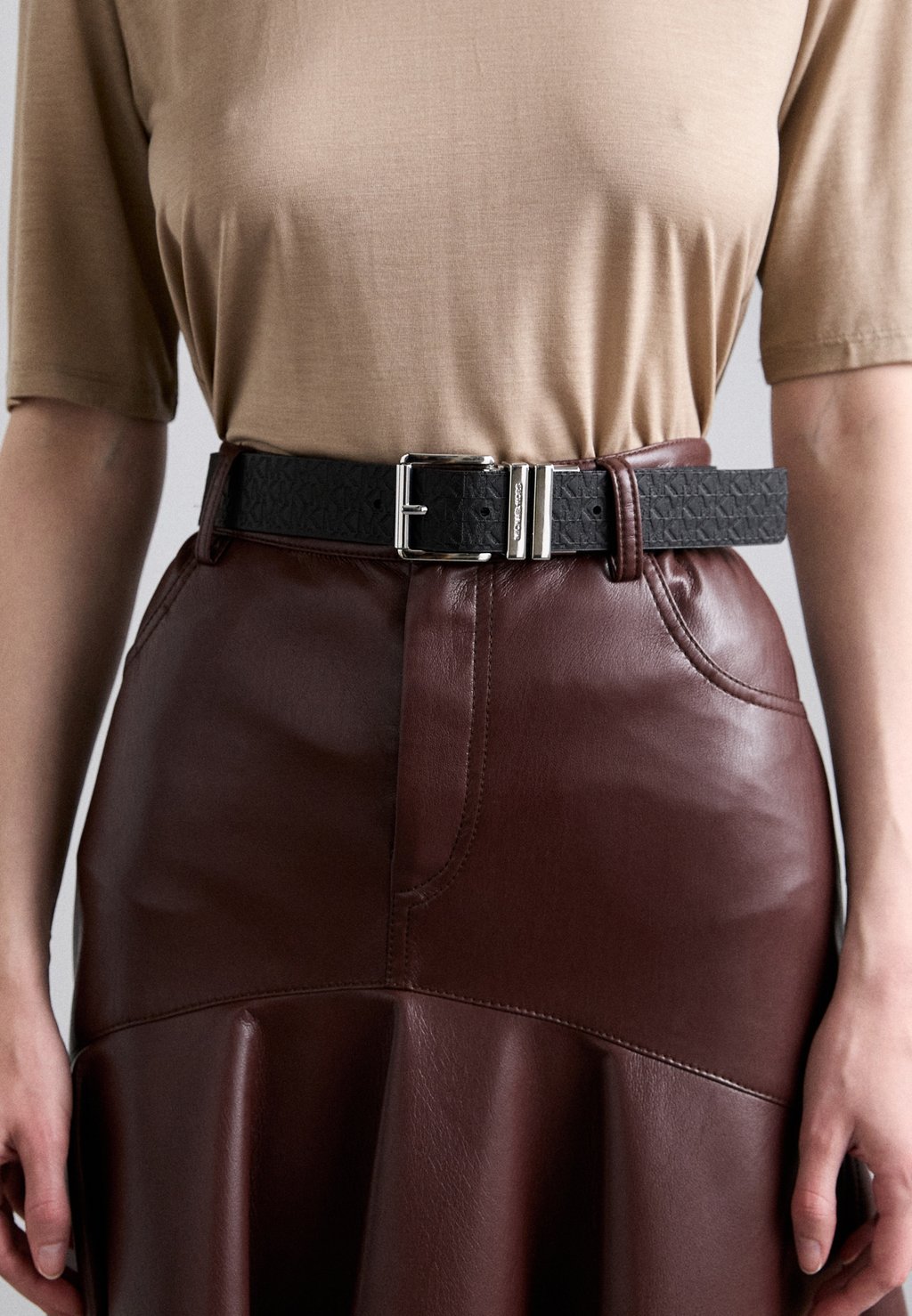 Пояс 35MM REVERSIBLE BELT MICHAEL Michael Kors, черный
Пояс 35MM REVERSIBLE BELT MICHAEL Michael Kors, черный