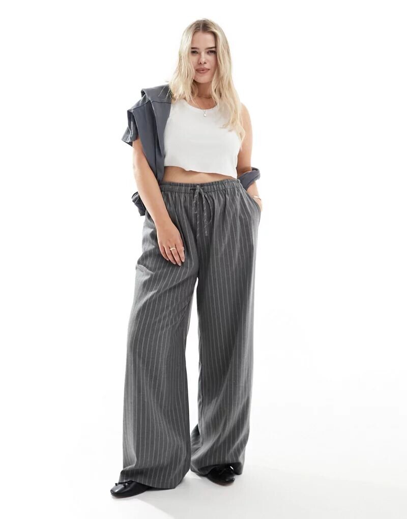 Эксклюзивные серые широкие брюки в тонкую полоску In The Style x Perrie Sian, Серый, Эксклюзивные серые широкие брюки в тонкую полоску In The Style x Perrie Sian
Эксклюзивные серые широкие брюки в тонкую полоску In The Style x Perrie Sian, Серый, Эксклюзивные серые широкие брюки в тонкую полоску In The Style x Perrie Sian
