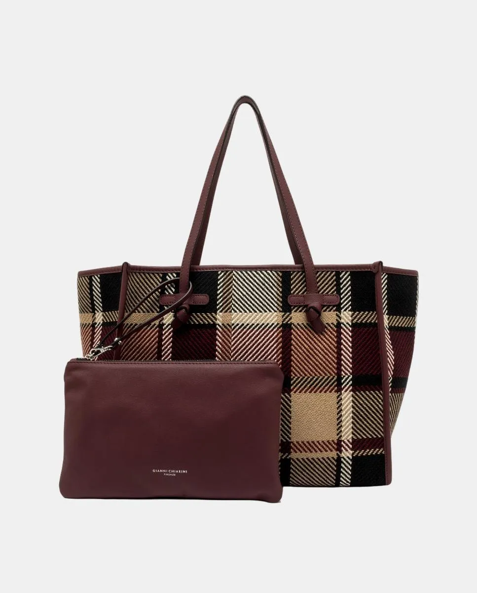 Большая сумка через плечо Marcella из ткани с фантазийной тартановой расцветкой, включает подходящий кожаный клатч Gianni Chiarini
Большая сумка через плечо Marcella из ткани с фантазийной тартановой расцветкой, включает подходящий кожаный клатч Gianni Chiarini