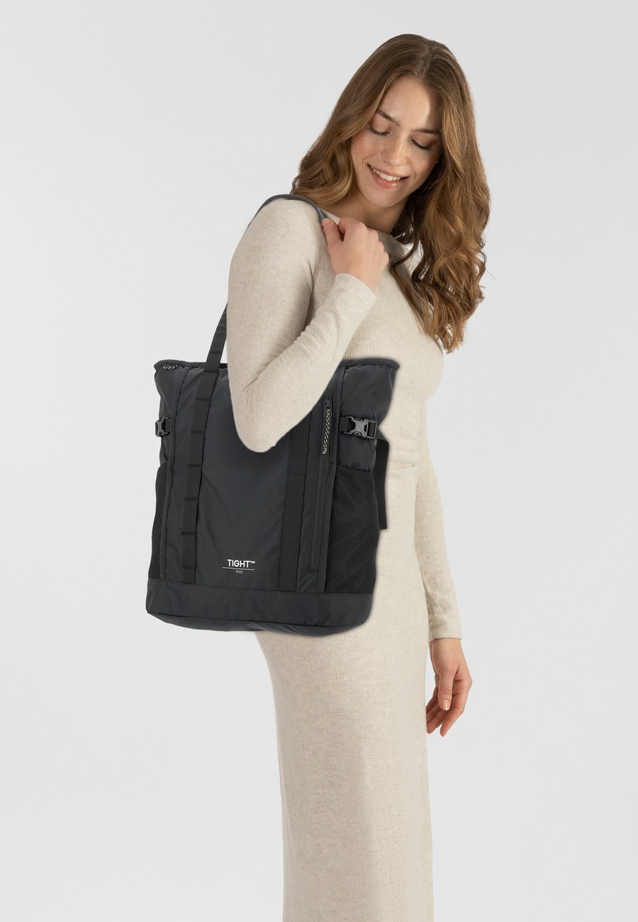 Сумка Haglöfs TIGHT SCHULTER 40 CM, True Black-Magnetite/Black
Сумка Haglöfs TIGHT SCHULTER 40 CM, True Black-Magnetite/Black