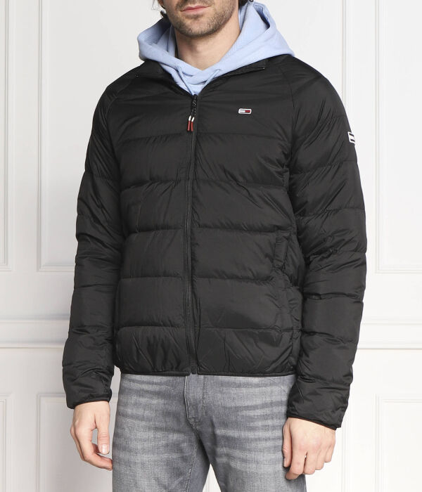 Пуховик мужской Tommy Jeans с воротником-стойкой, черный
Пуховик мужской Tommy Jeans с воротником-стойкой, черный