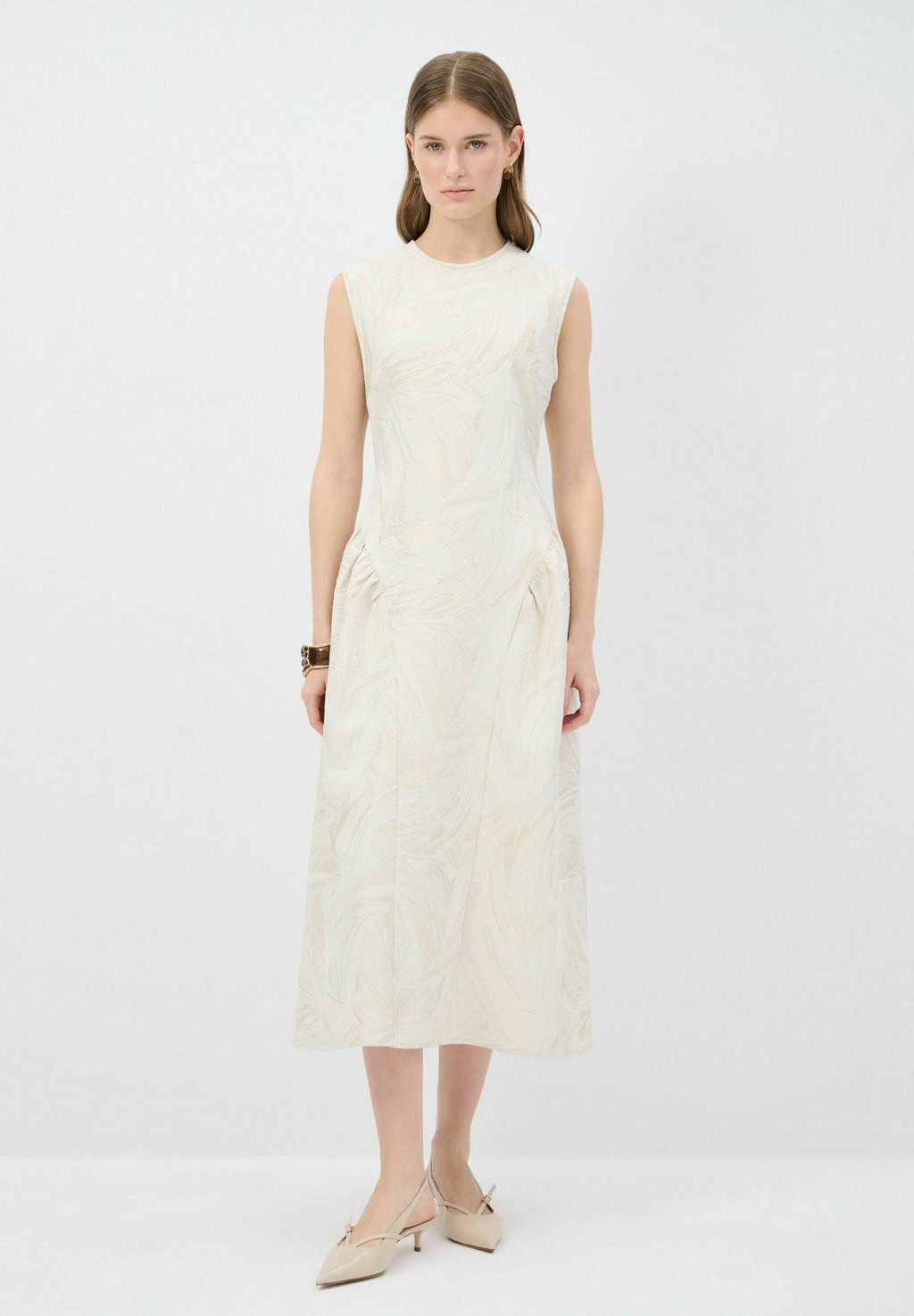 Повседневное платье SLEEVELESS adL, кремовый
Повседневное платье SLEEVELESS adL, кремовый