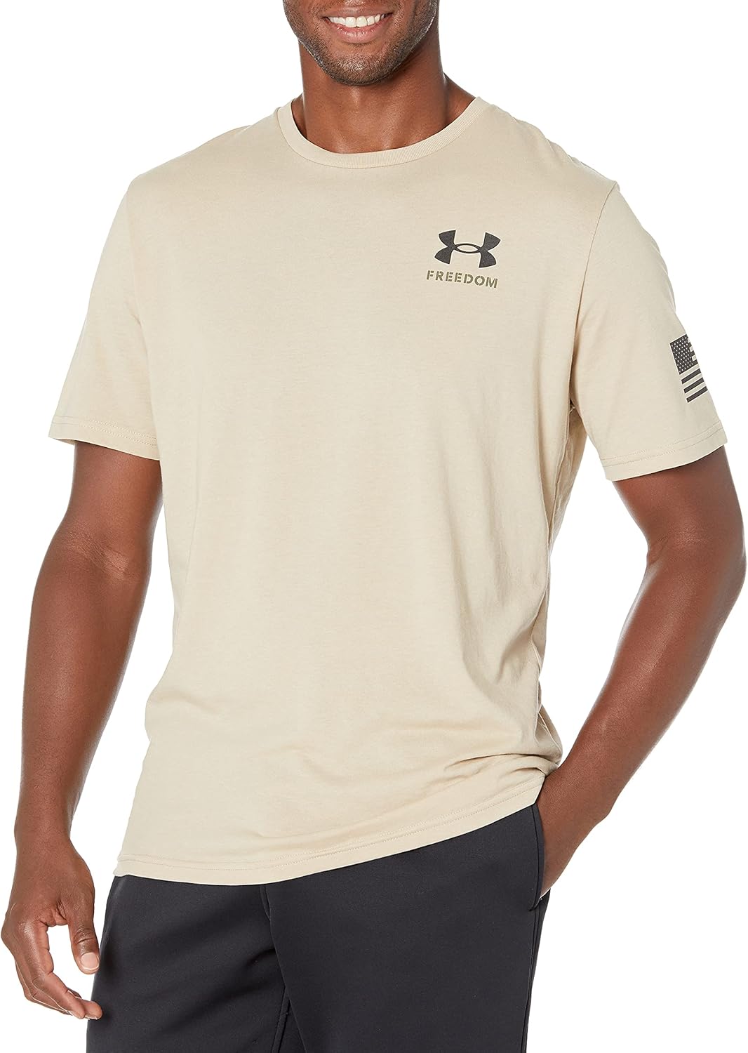 Мужская футболка Under Armour New Freedom Banner, Desert Sand (290)/Black
Мужская футболка Under Armour New Freedom Banner, Desert Sand (290)/Black