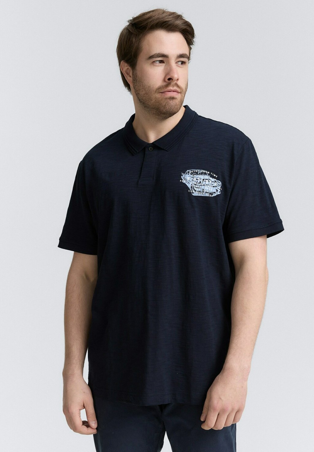 Рубашка поло PLUS SIZE - MIT PRINT TOM TAILOR, темно-синий
Рубашка поло PLUS SIZE - MIT PRINT TOM TAILOR, темно-синий