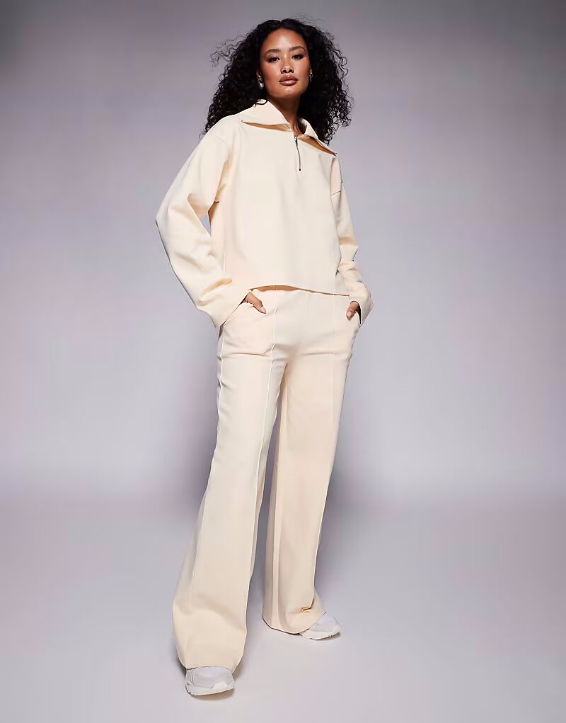 Широкие брюки-интерлок ASOS DESIGN с защипами, цвет пахты
Широкие брюки-интерлок ASOS DESIGN с защипами, цвет пахты