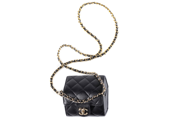 CHANEL 22A ранняя осень овчина коробка кросс-боди сумка women's black
CHANEL 22A ранняя осень овчина коробка кросс-боди сумка women's black