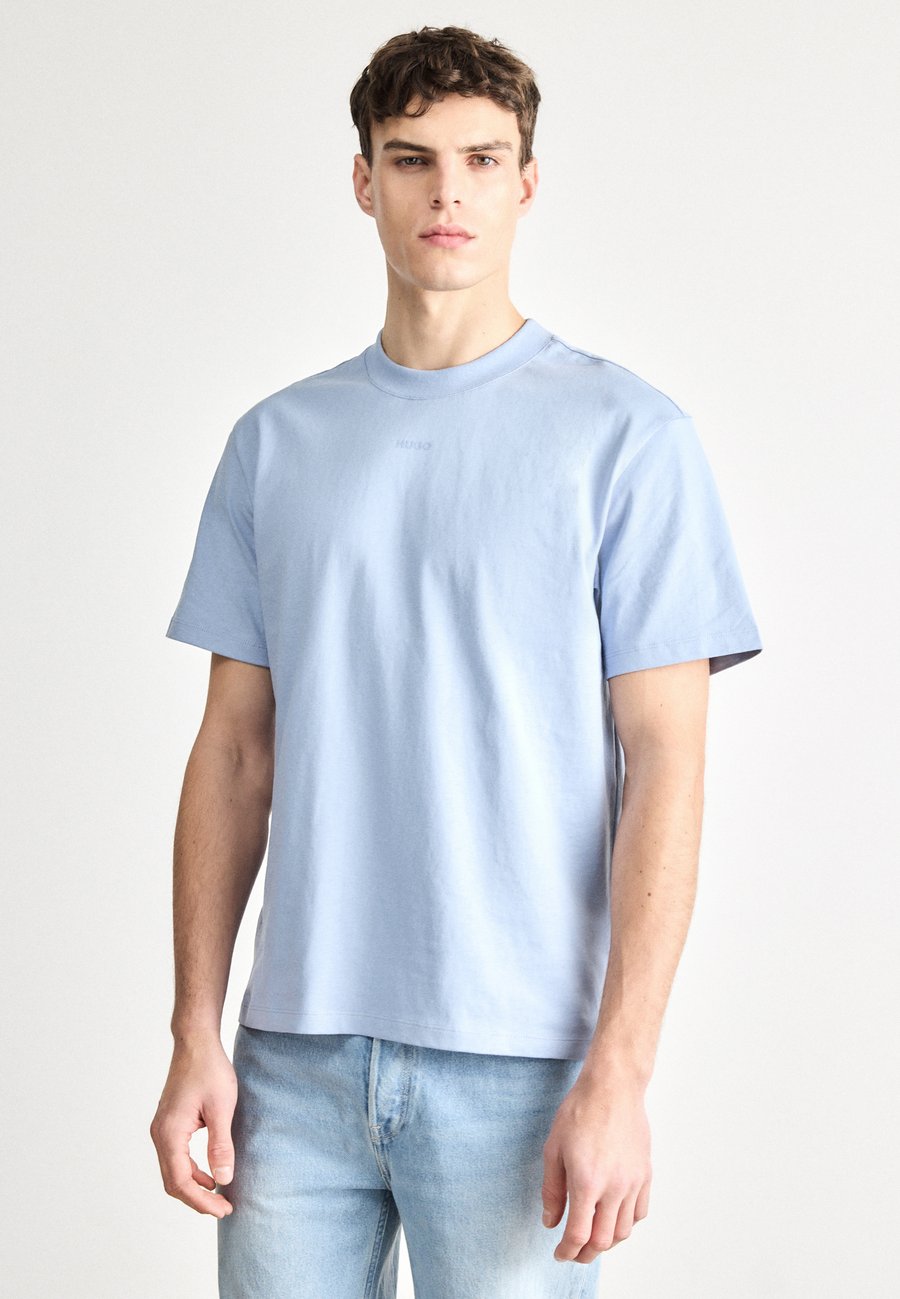 Футболка HUGO DAPOLINO, Medium Purple/Lilac, Фиолетовый, Футболка HUGO DAPOLINO, Medium Purple/Lilac
Футболка HUGO DAPOLINO, Medium Purple/Lilac, Фиолетовый, Футболка HUGO DAPOLINO, Medium Purple/Lilac
