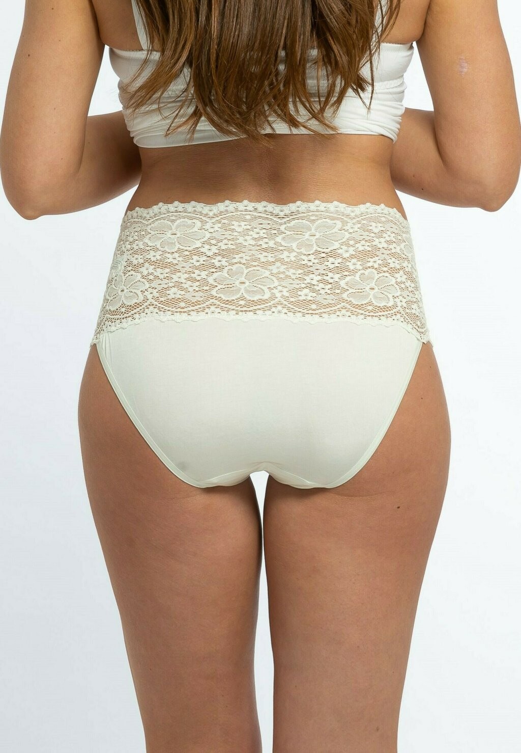 Трусы 3ER PACK MILLEFLEURS Nina von C., молочный
Трусы 3ER PACK MILLEFLEURS Nina von C., молочный