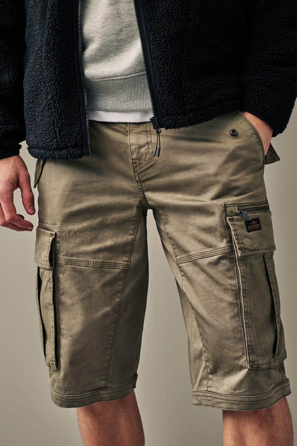 Шорты карго длиной 3/4 Next, серый
Шорты карго длиной 3/4 Next, серый