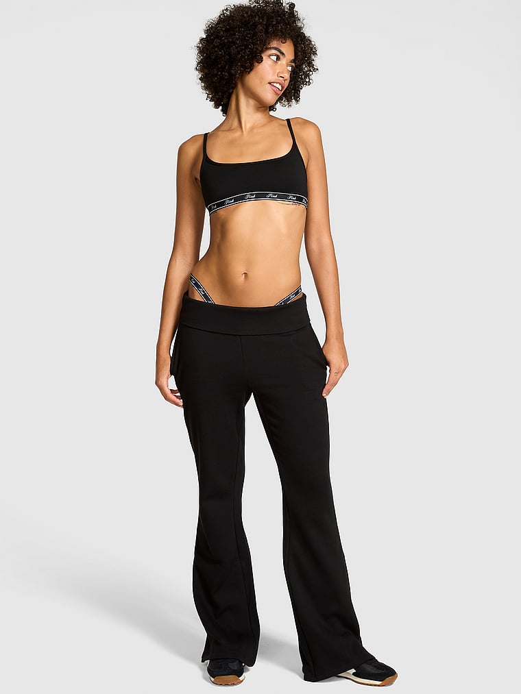 Расклешенные спортивные брюки из флиса Ivy с отворотами Pink, черный
Расклешенные спортивные брюки из флиса Ivy с отворотами Pink, черный