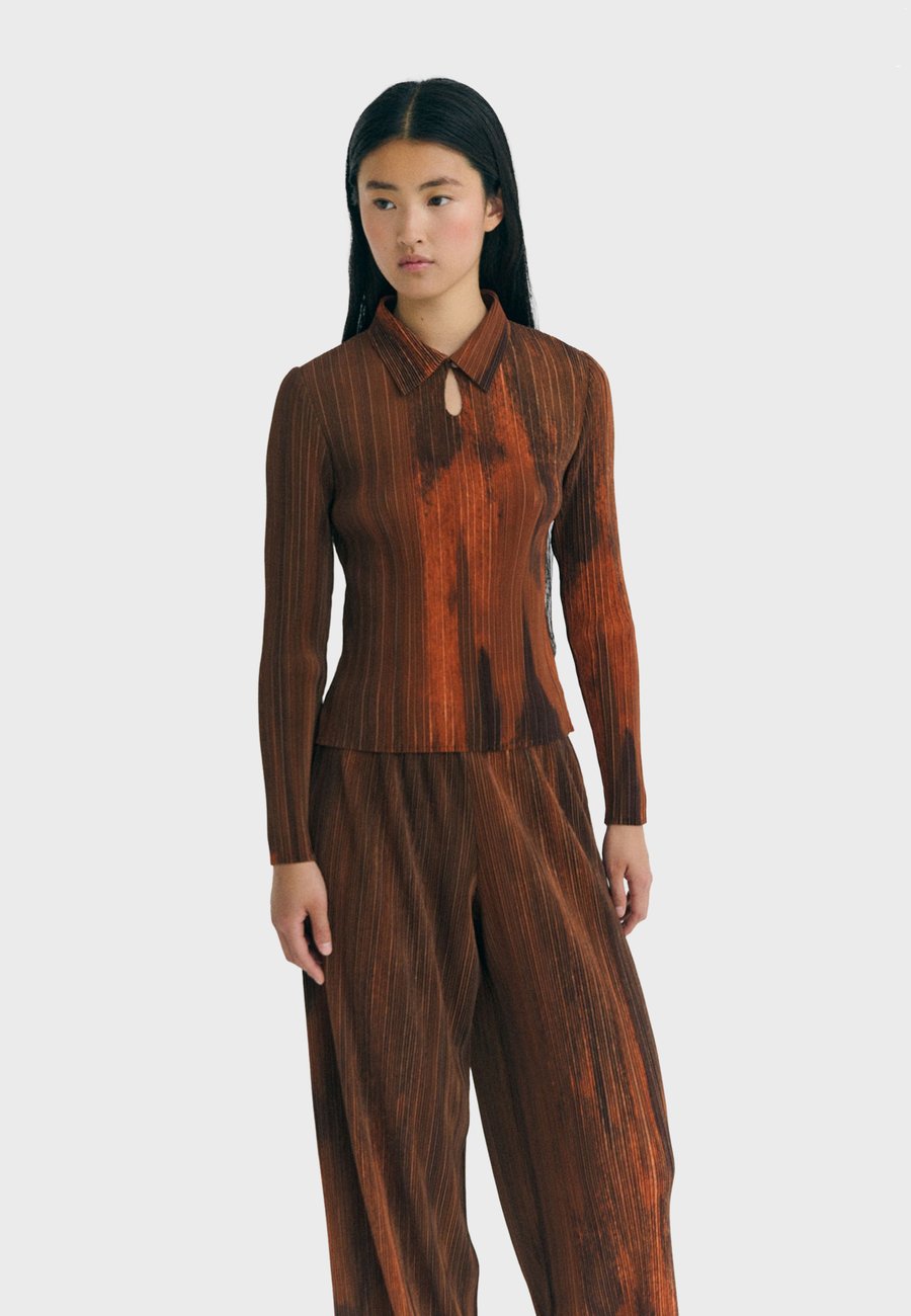 Блуза Thinking Mu AGOSTINA, Orange
Блуза Thinking Mu AGOSTINA, Orange
