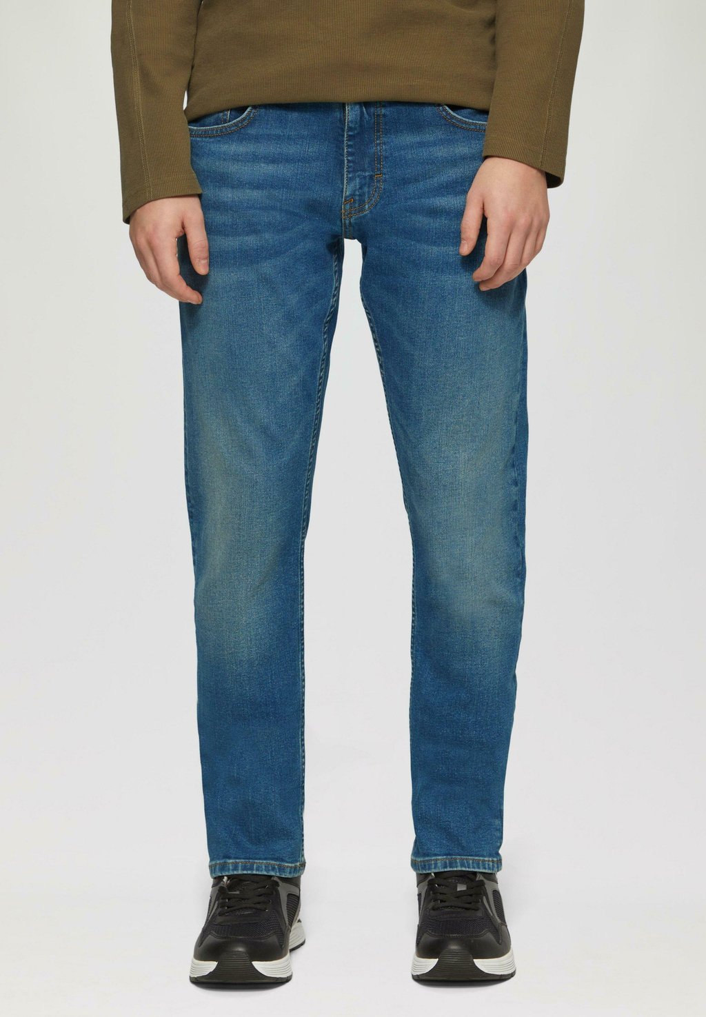 Джинсы облегающего кроя QS, темно-синий
Джинсы облегающего кроя QS, темно-синий