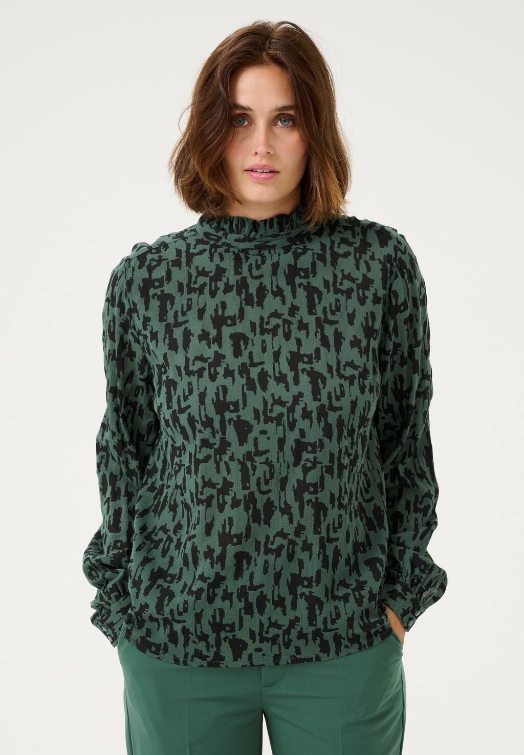 Блуза LUNA Kaffe, темно-зеленый
Блуза LUNA Kaffe, темно-зеленый