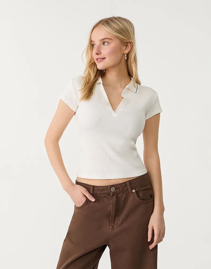 Футболка-поло Stradivarius цвета экрю
Футболка-поло Stradivarius цвета экрю