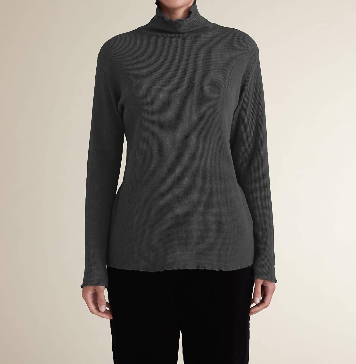 Turtleneck Top In Anthracite Cut loose 
Turtleneck Top In Anthracite Cut loose