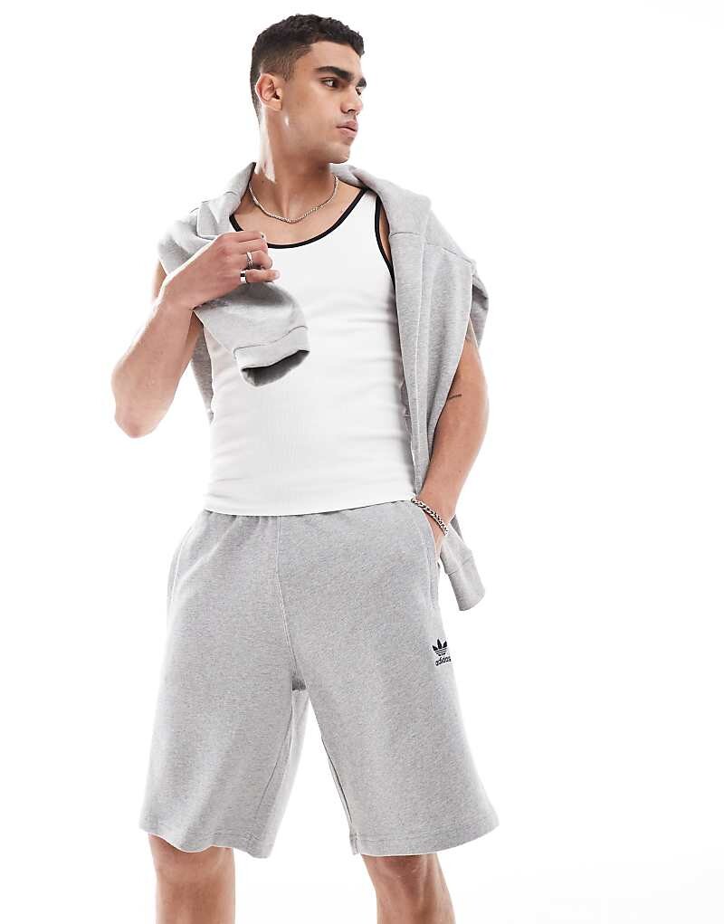 adidas Originals – Essentials – Серые шорты меланхолии
adidas Originals – Essentials – Серые шорты меланхолии
