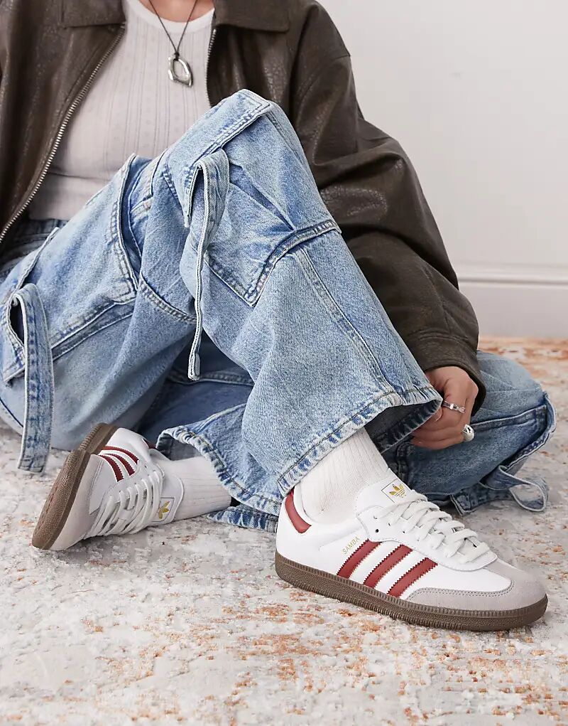 Кроссовки Samba OG белого и бордового цветов adidas Originals
Кроссовки Samba OG белого и бордового цветов adidas Originals