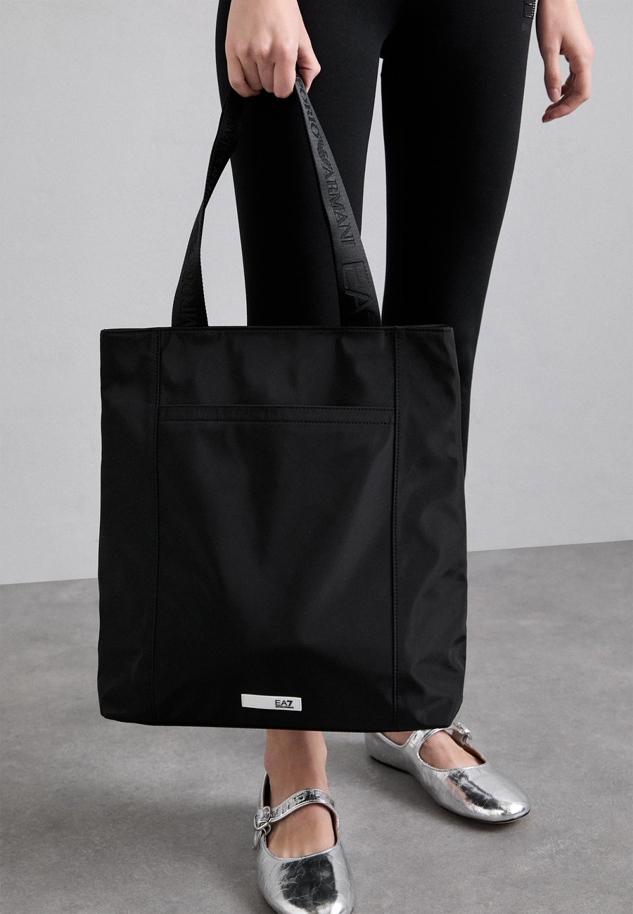 Сумка-шоппер EA7 Emporio Armani Tote bag, Black
Сумка-шоппер EA7 Emporio Armani Tote bag, Black