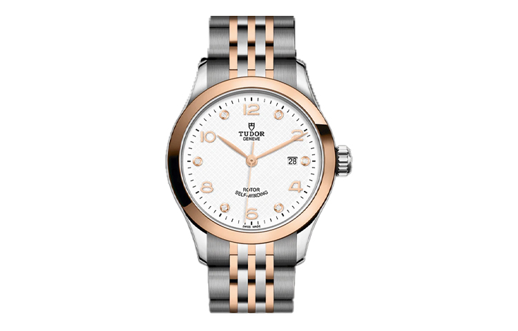 Часы женские 28 мм с белым циферблатом, автоматический механизм, водонепроницаемость 100 м, коллекция 1926 TUDOR, белый dial
Часы женские 28 мм с белым циферблатом, автоматический механизм, водонепроницаемость 100 м, коллекция 1926 TUDOR, белый dial