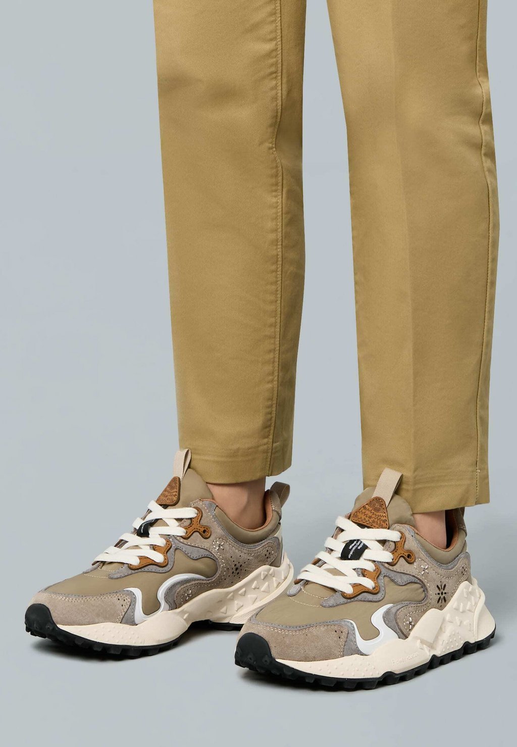 Кроссовки RULIS UNI Flower Mountain, антрацит
Кроссовки RULIS UNI Flower Mountain, антрацит