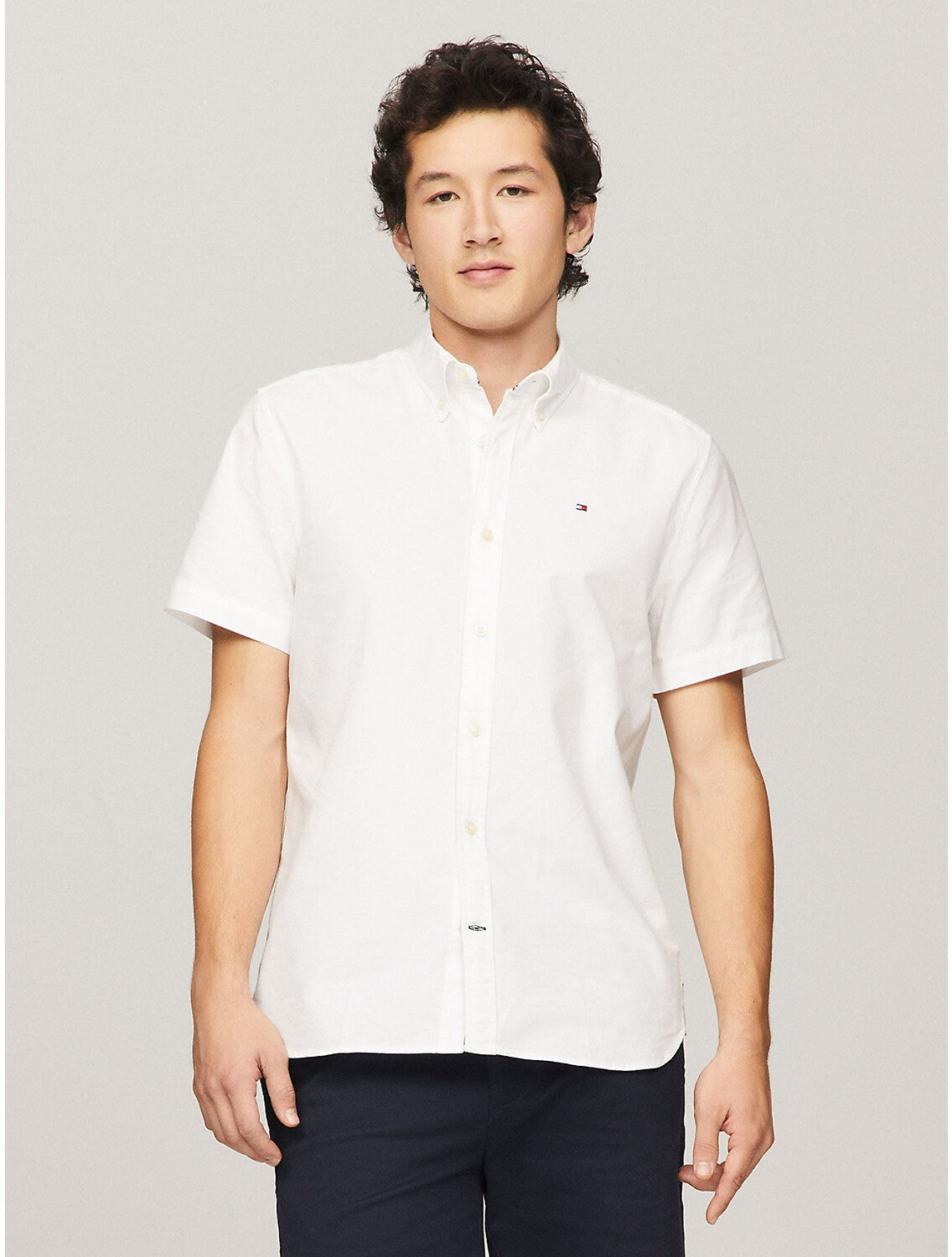 Tommy Hilfiger Мужская оксфордская рубашка стандартного кроя стрейч, цвет Optic White
Tommy Hilfiger Мужская оксфордская рубашка стандартного кроя стрейч, цвет Optic White