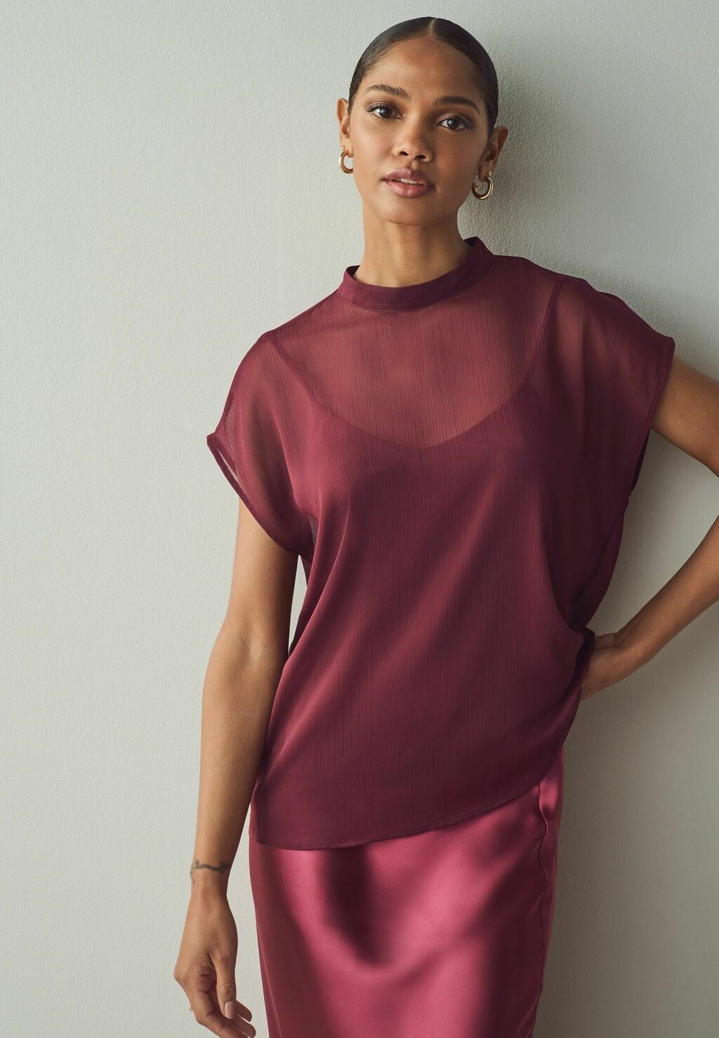 Блуза TWIST FRONT SHORT SLEEVE Next, красный
Блуза TWIST FRONT SHORT SLEEVE Next, красный