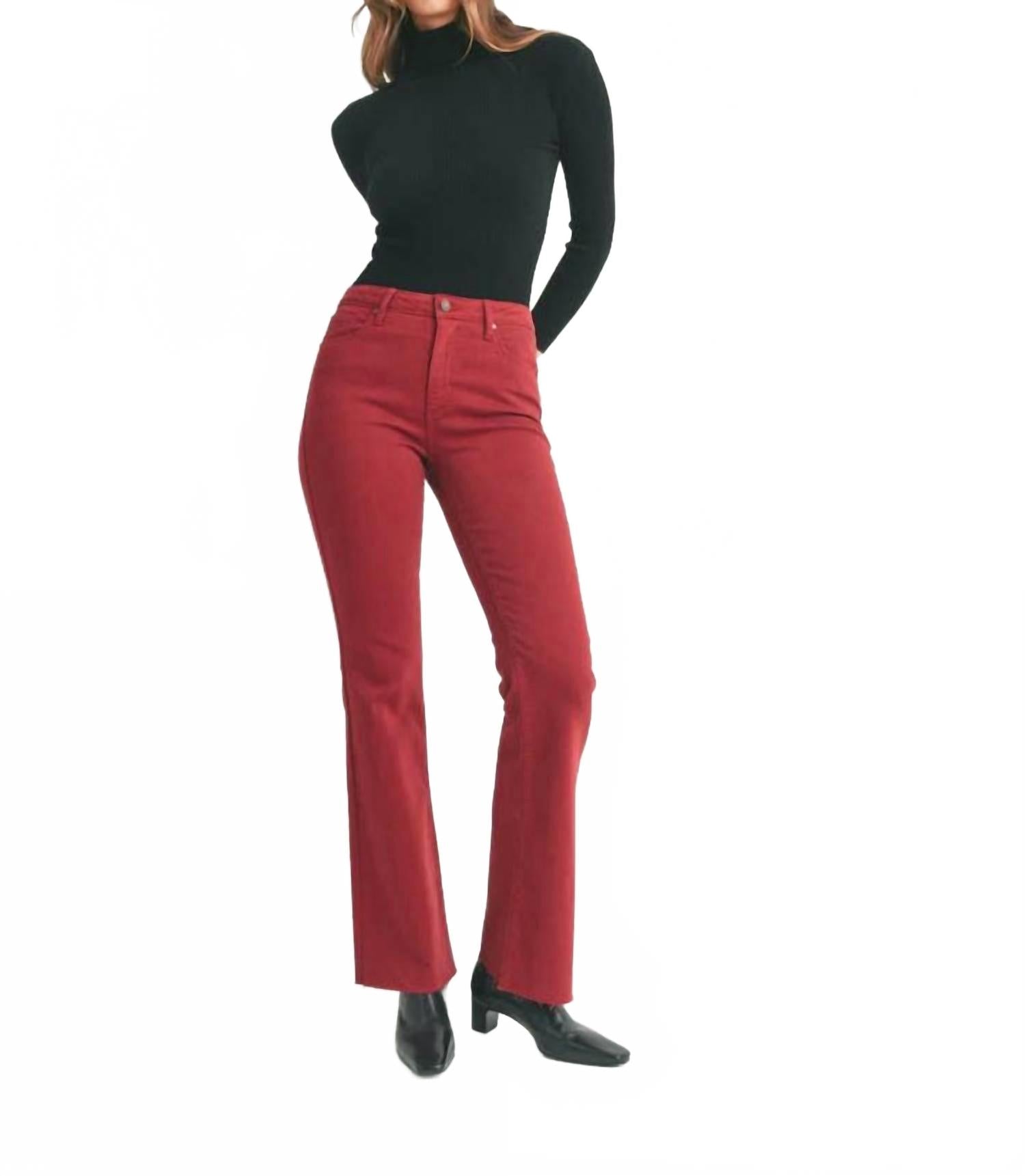 Высокие расклешенные джинсы с диагональным кроем в бордовом цвете JUST BLACK DENIM
Высокие расклешенные джинсы с диагональным кроем в бордовом цвете JUST BLACK DENIM