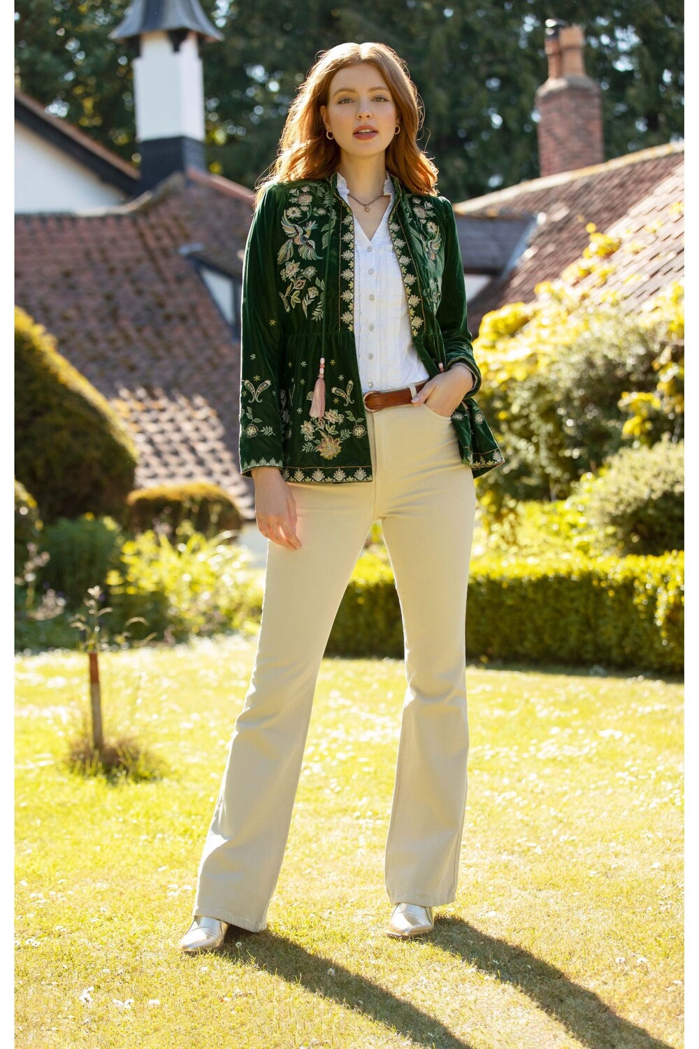 Джинсы Essentials с завышенной талией и расклешенными штанинами Joe Browns, бежевый
Джинсы Essentials с завышенной талией и расклешенными штанинами Joe Browns, бежевый