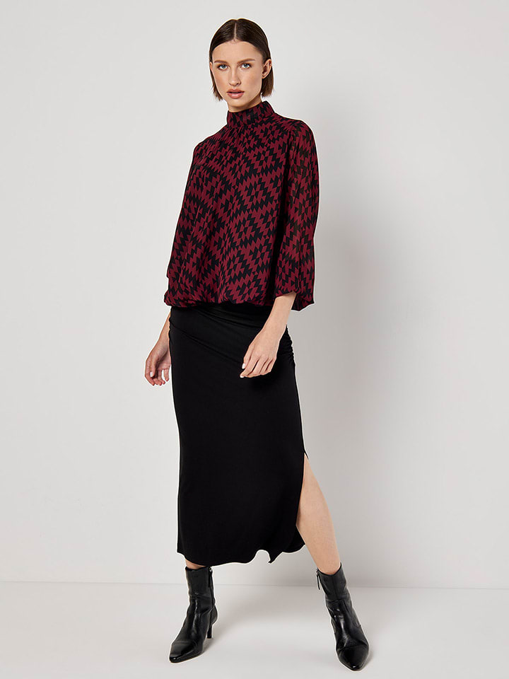 Apricot Блузка бордового/черного цвета
Apricot Блузка бордового/черного цвета