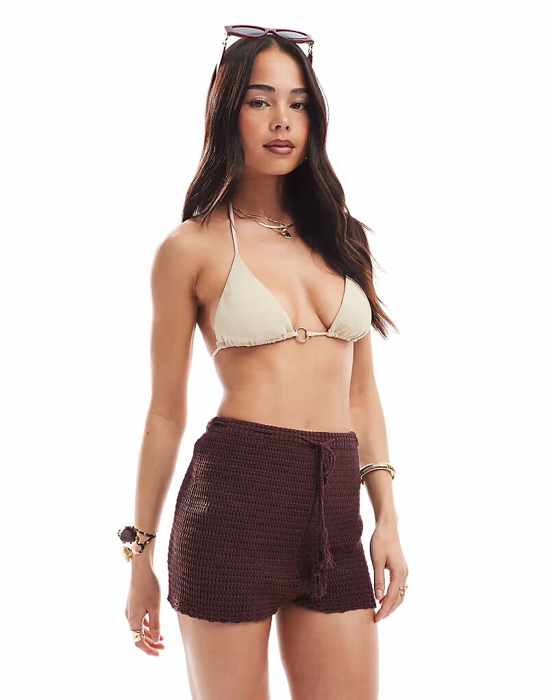 Вязаные крючком шорты для фестиваля «Мисс Селфридж» в шоколадном цвете Miss Selfridge
Вязаные крючком шорты для фестиваля «Мисс Селфридж» в шоколадном цвете Miss Selfridge